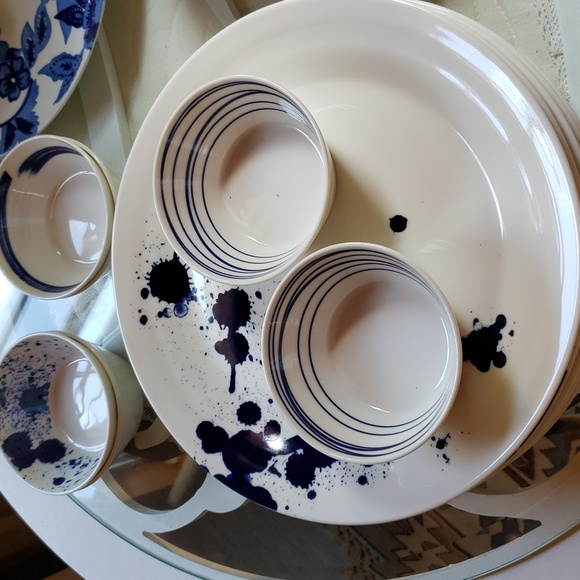 Royal Doulton Pacific Splash Two Place Settings - Picture 5 of 9